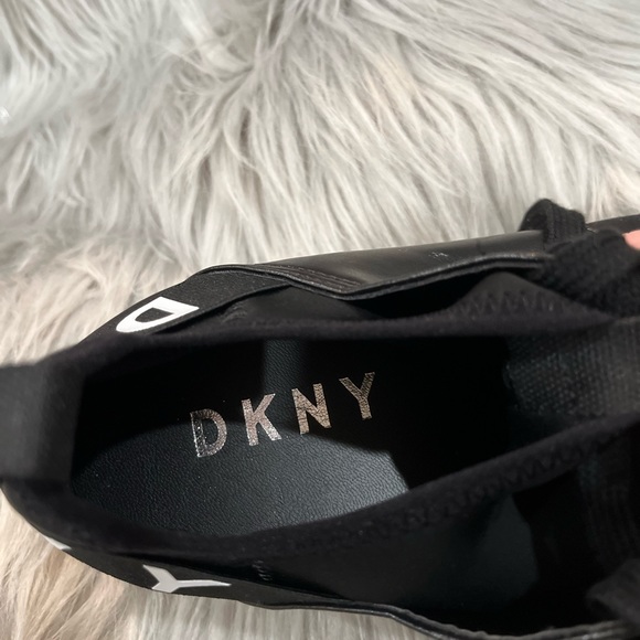 DKNY Fashion Sneakers Women-Black/White/Gold - Picture 8 of 9
